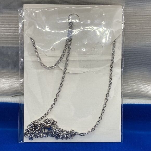 💛 New Silver Tone “SUGA” Necklace - Picture 3 of 3